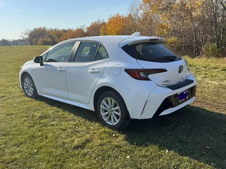 Toyota Corolla 2023 photo 2