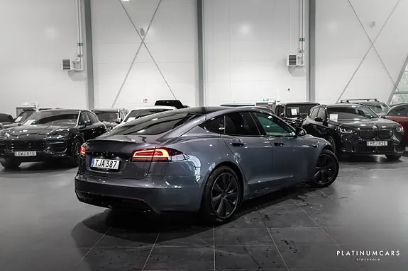 Tesla Model S 2023 photo 2