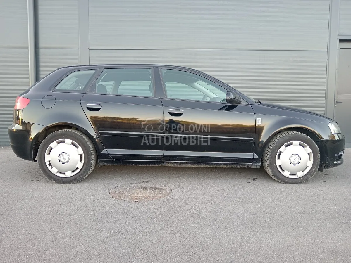 Audi A3 2012 photo 2