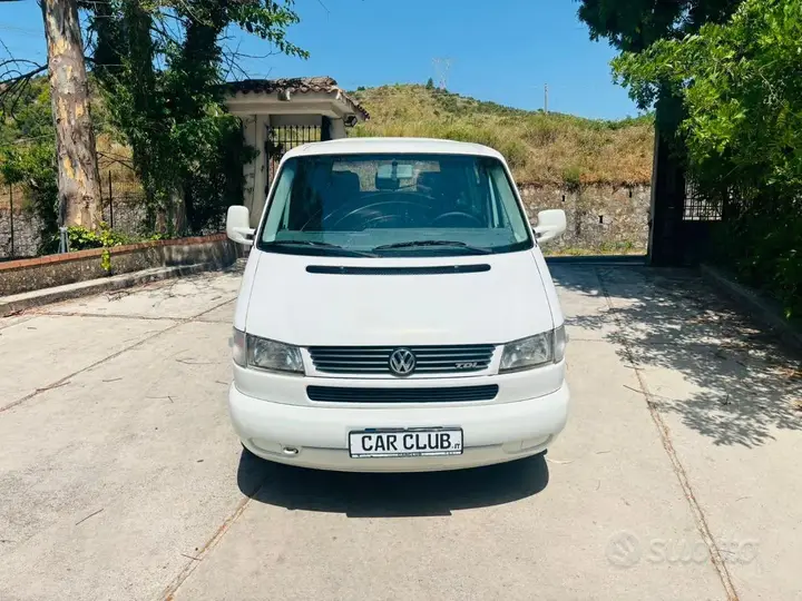 Volkswagen Multivan 2001 photo 2