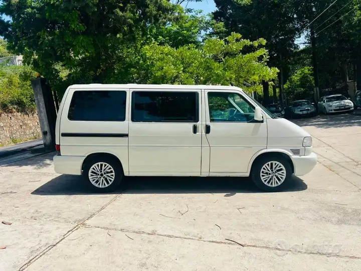 Volkswagen Multivan 2001 photo 4