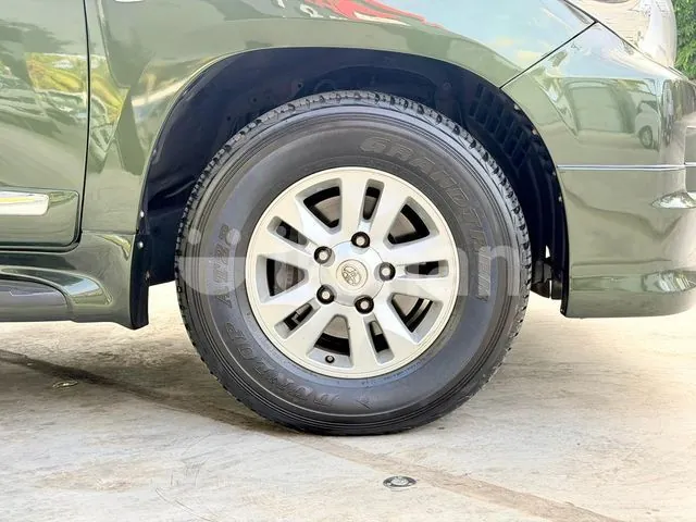 Toyota Land Cruiser 2011 photo 5