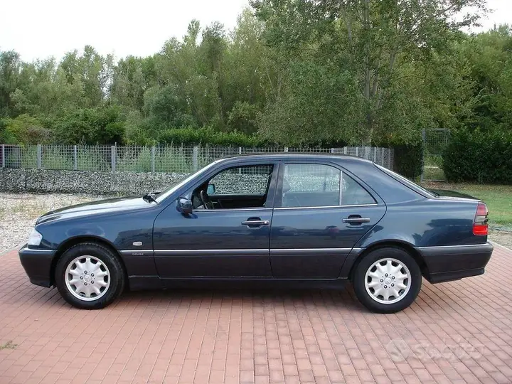 Mercedes-Benz C 250 1997 photo 4