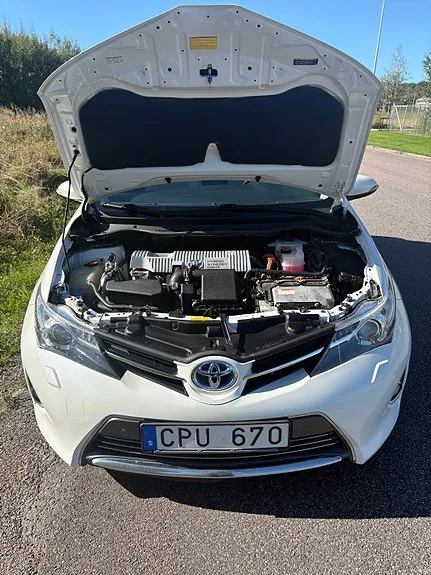Toyota Auris 2013 photo 2