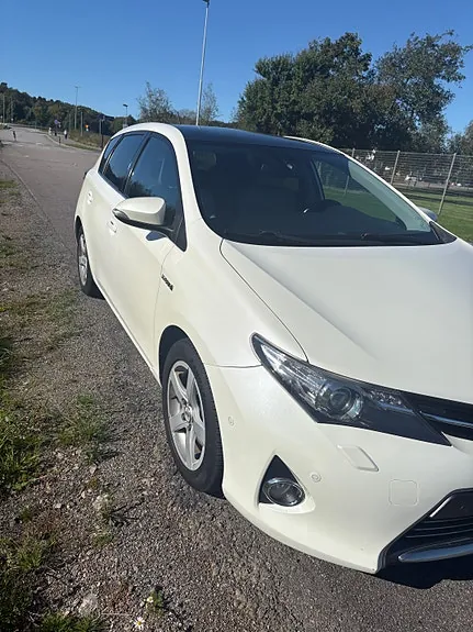 Toyota Auris 2013 photo 3