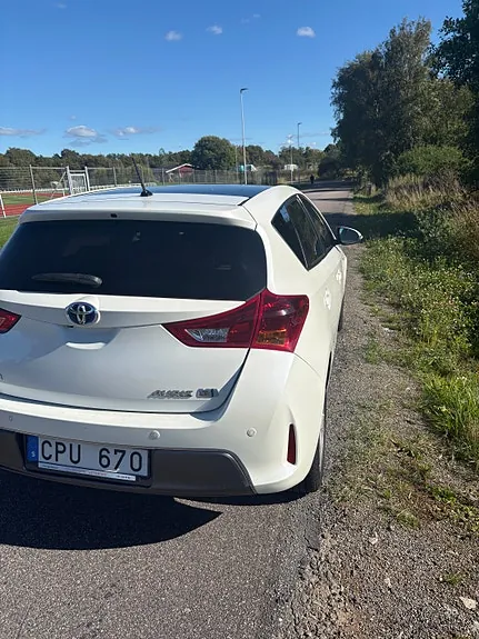 Toyota Auris 2013 photo 4
