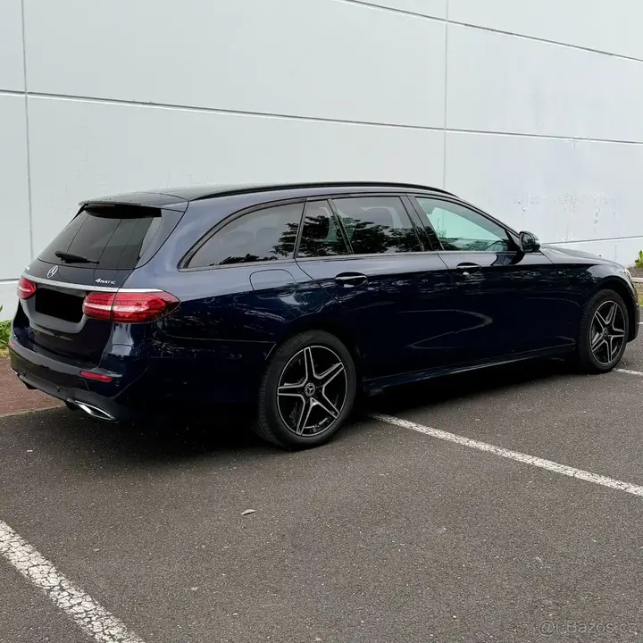 Mercedes-Benz E300De 2020 photo 2