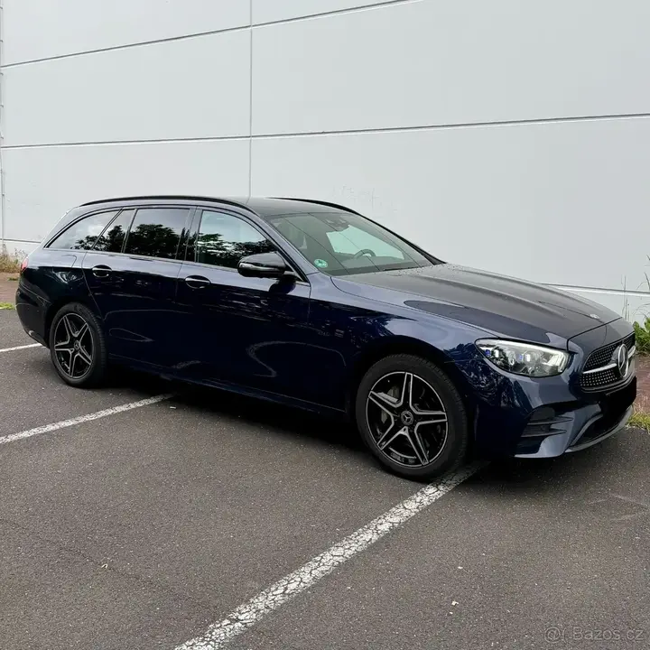 Mercedes-Benz E300De 2020 photo 3