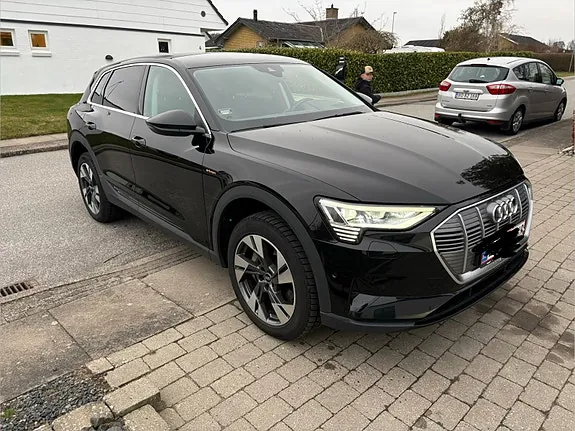 Audi E-Tron 2021 photo 2