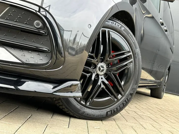 Mercedes-Benz V-Class 2024 photo 2