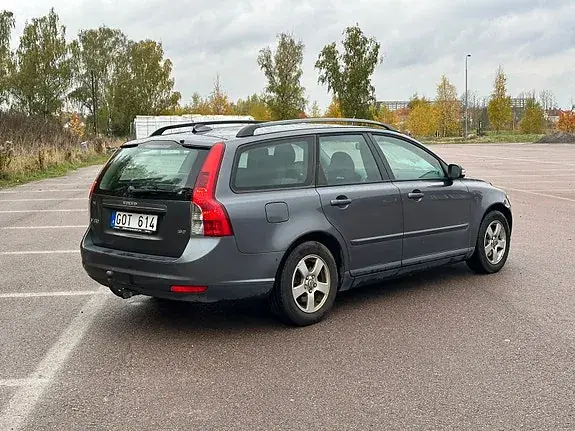 Volvo V50 2008 photo 2