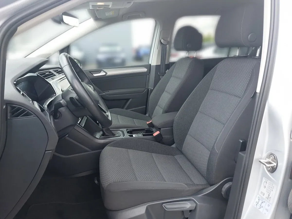 Volkswagen Touran 2024 photo 4