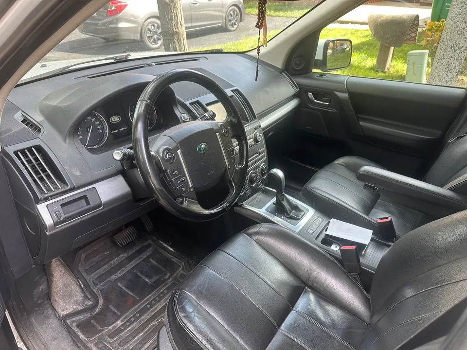 Land Rover Lr2 2013 photo 2