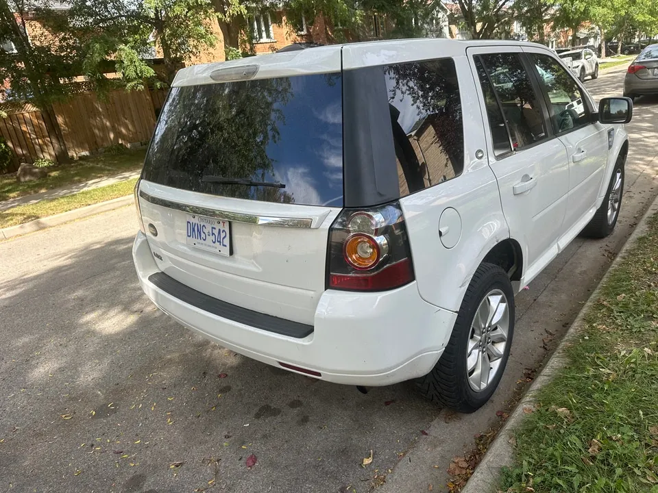 Land Rover Lr2 2013 photo 4