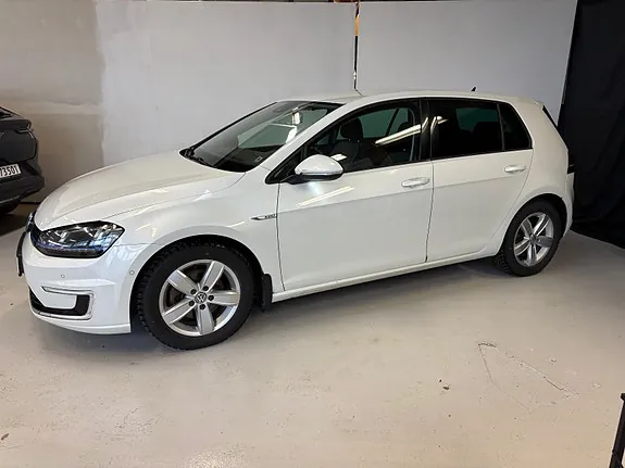 Volkswagen E-Golf 2016 photo 4