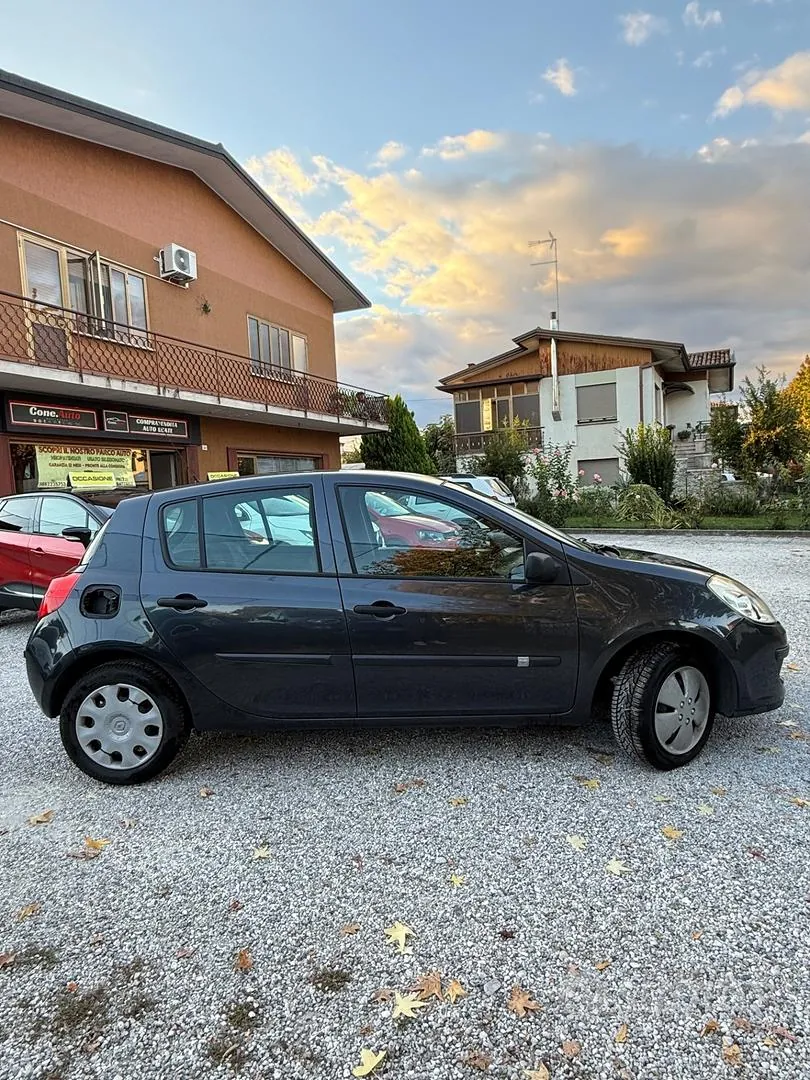 Renault Clio 2006 photo 5