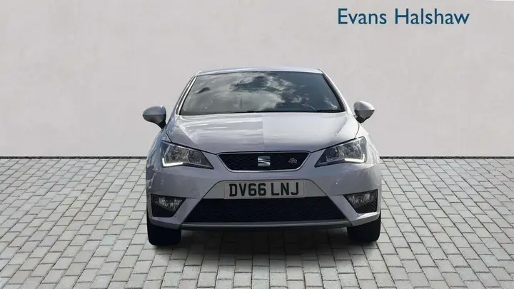 Seat Ibiza 2016 photo 2