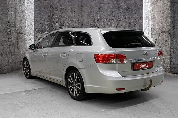 Toyota Avensis 2013 photo 5