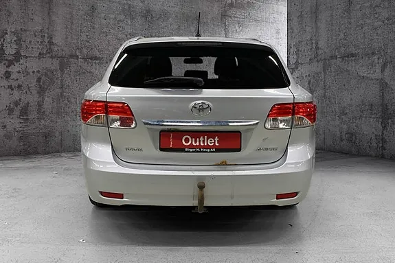 Toyota Avensis 2013 photo 4