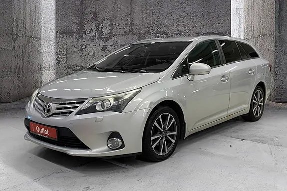 Toyota Avensis 2013 photo 2