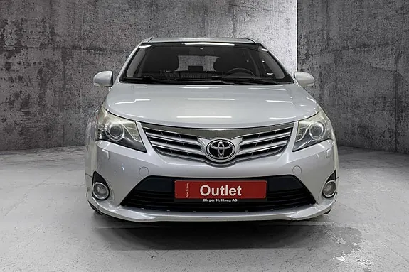 Toyota Avensis 2013 photo 3