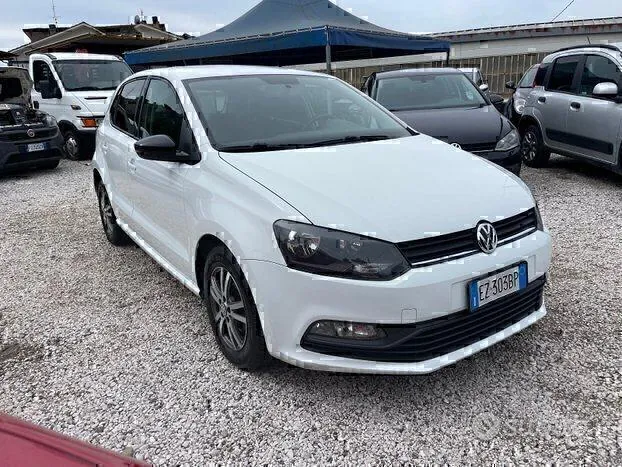 Volkswagen Polo 2015 photo 2
