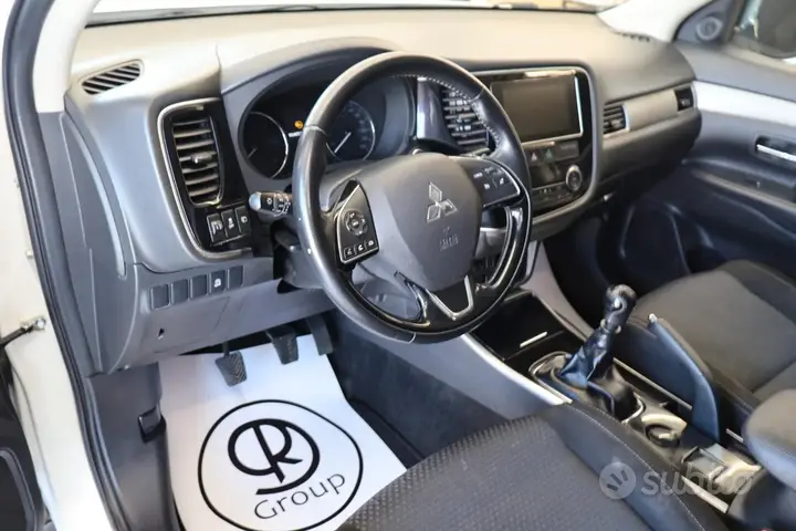 Mitsubishi Outlander 2018 photo 5