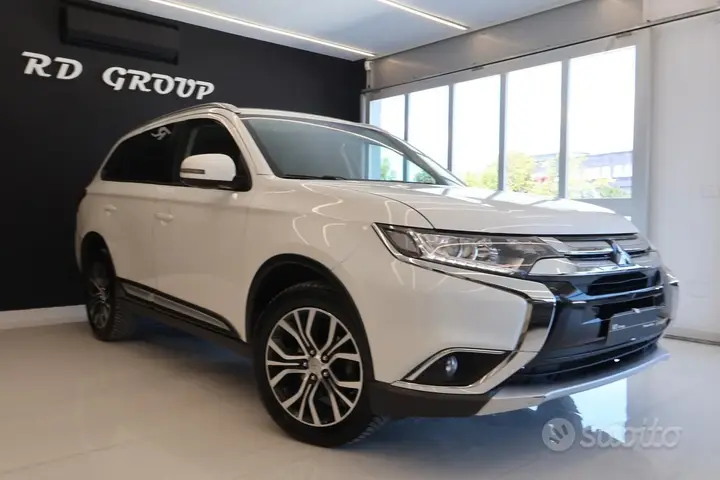 Mitsubishi Outlander 2018 photo 2