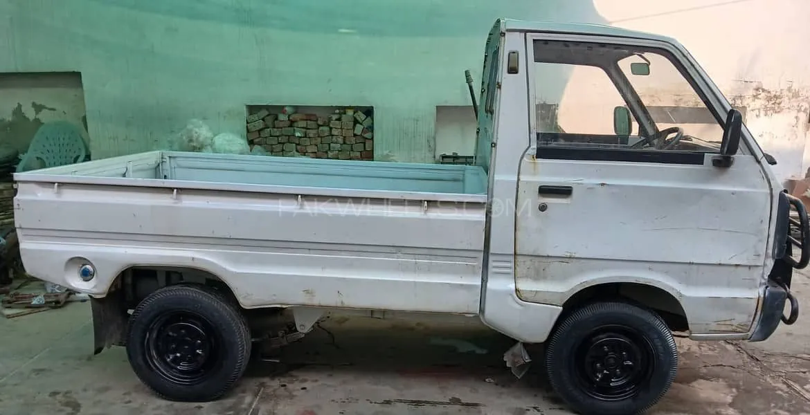Suzuki Ravi