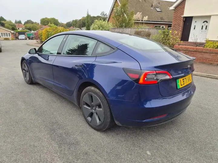 Tesla Model 3 2021 photo 3