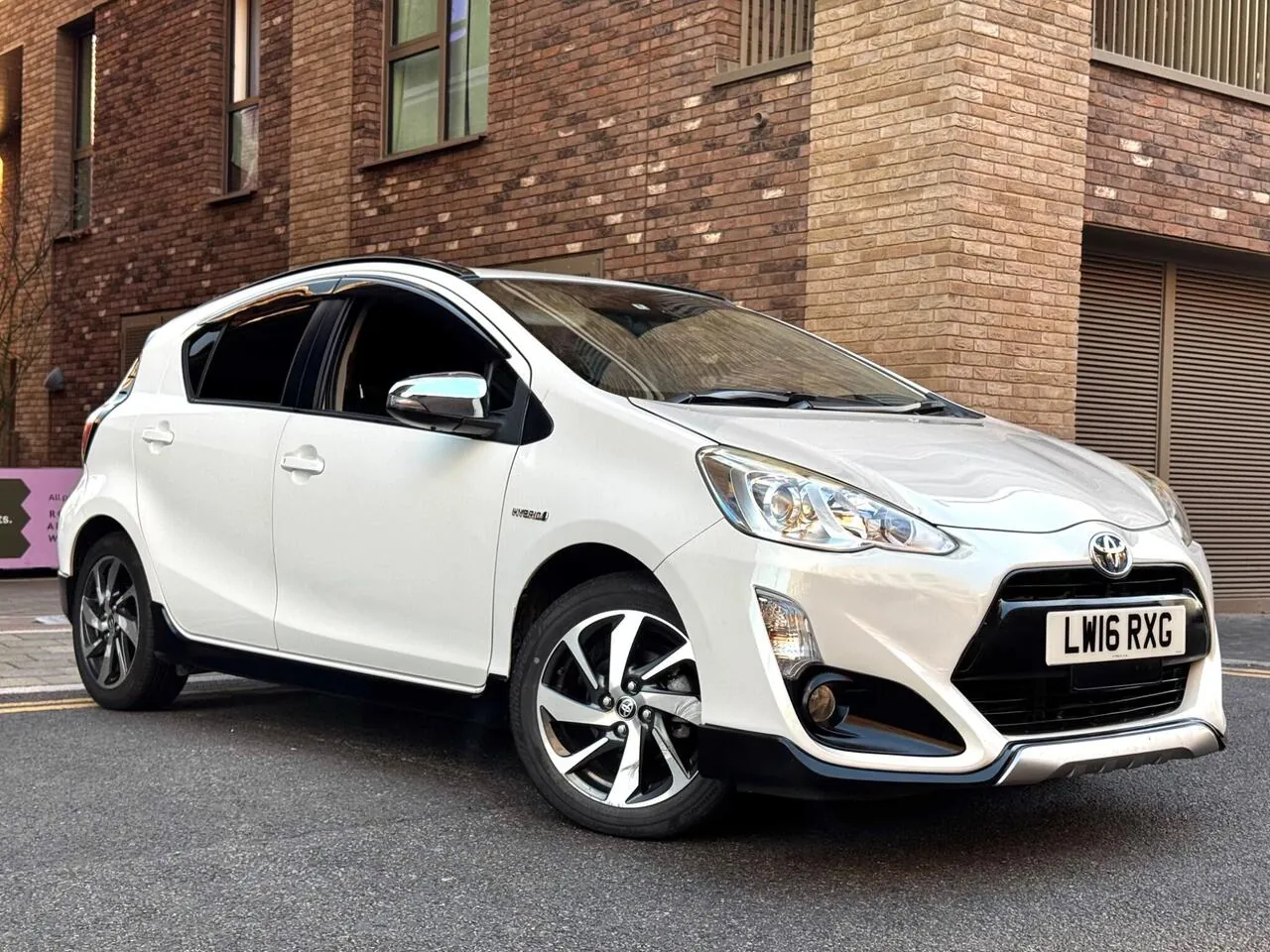 Toyota Aqua 2016 photo 5