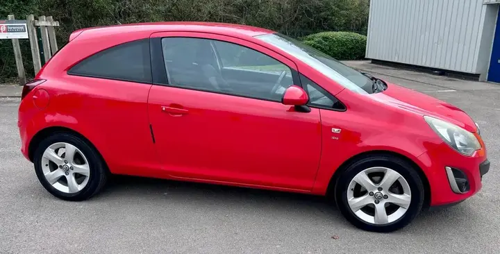 Vauxhall Corsa 2013 photo 2