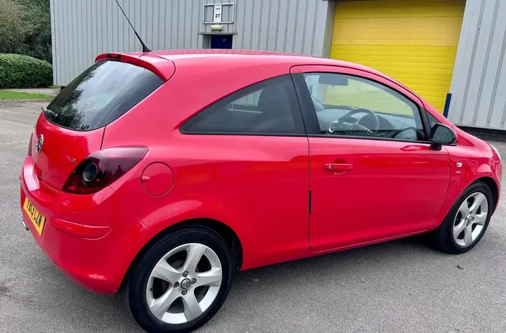 Vauxhall Corsa 2013 photo 3