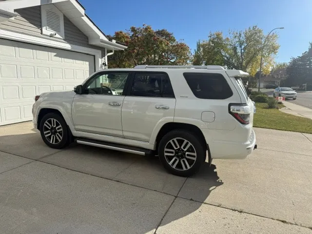 Toyota 4Runner 2023 photo 2