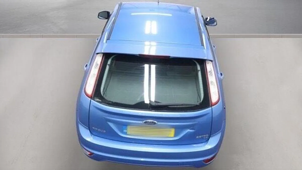 Ford Focus 2010 photo 3