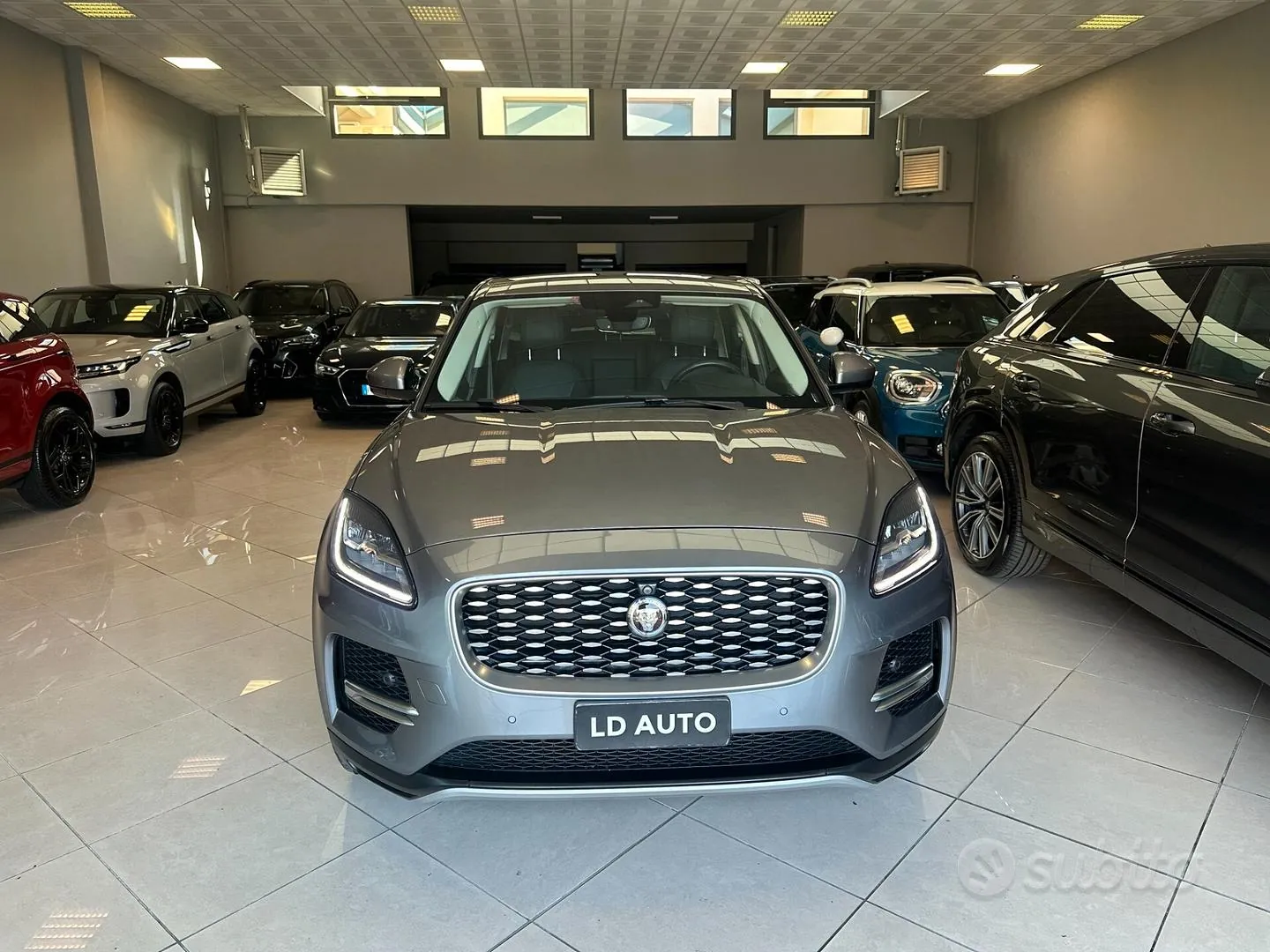 Jaguar E-Pace 2021 photo 2