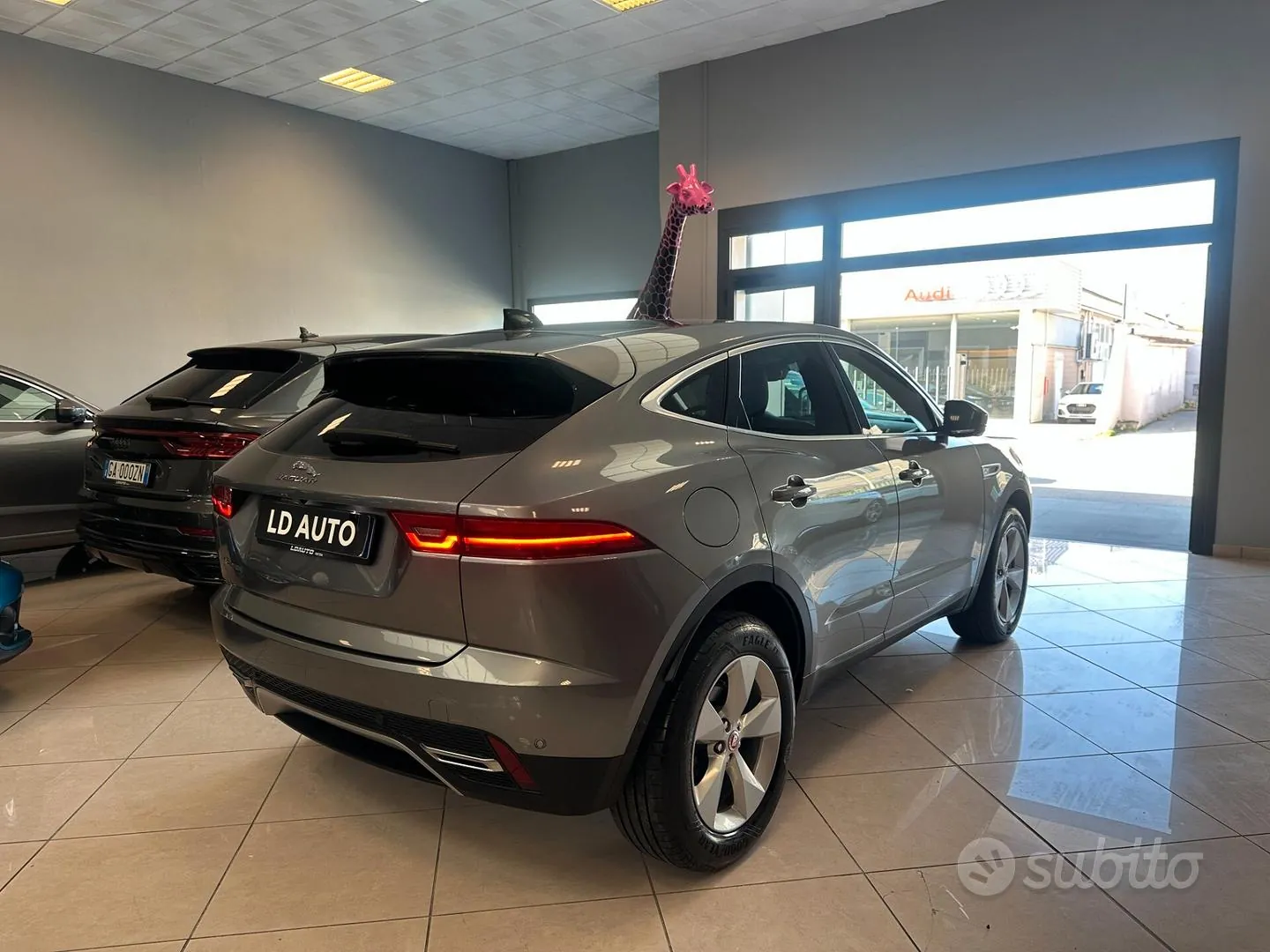 Jaguar E-Pace 2021 photo 5