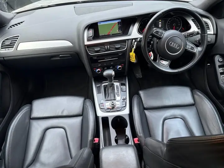 Audi A4 Avant 2015 photo 4