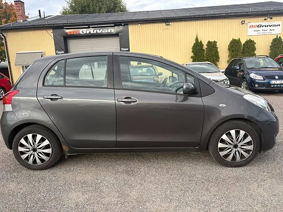 Toyota Yaris 2009 photo 2
