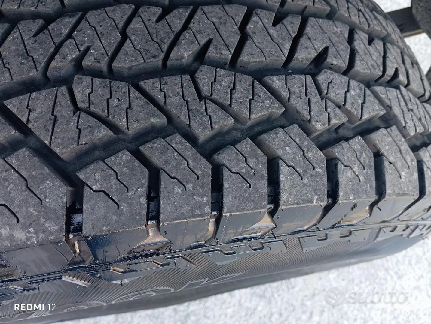 Hummer H3 2005 photo 2