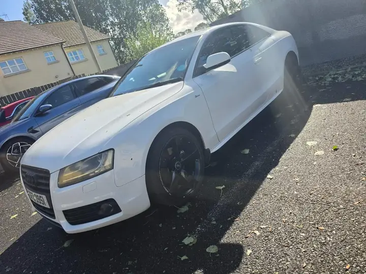 Audi A5 2011 photo 2
