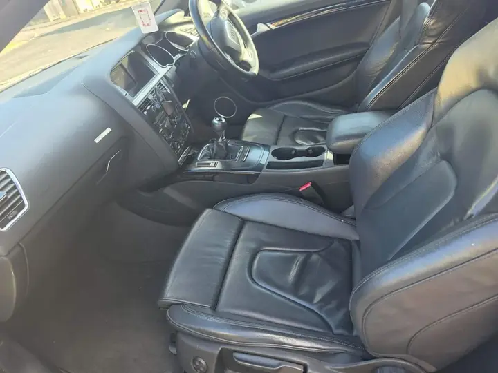 Audi A5 2011 photo 3