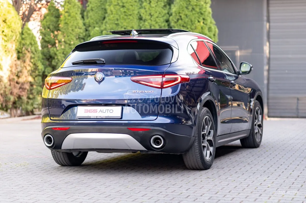 Alfa Romeo Stelvio 2018 photo 5