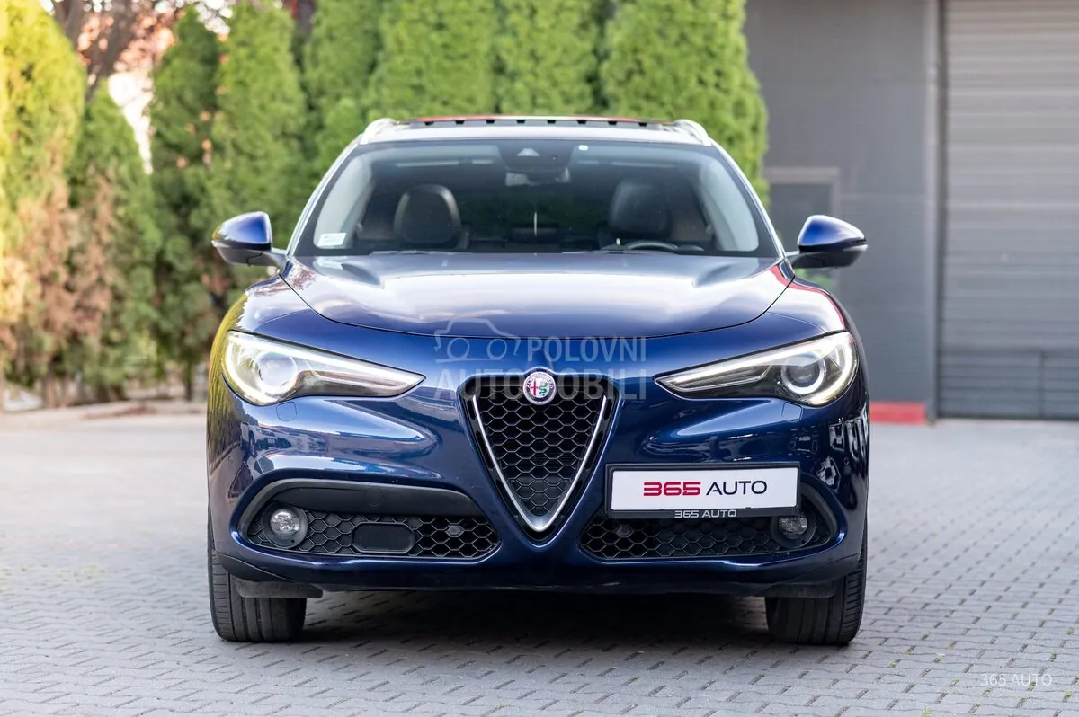 Alfa Romeo Stelvio 2018 photo 2