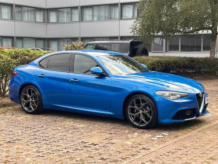 Alfa Romeo Giulia 2019 photo 2