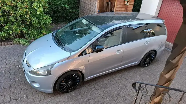 Mitsubishi Grandis
