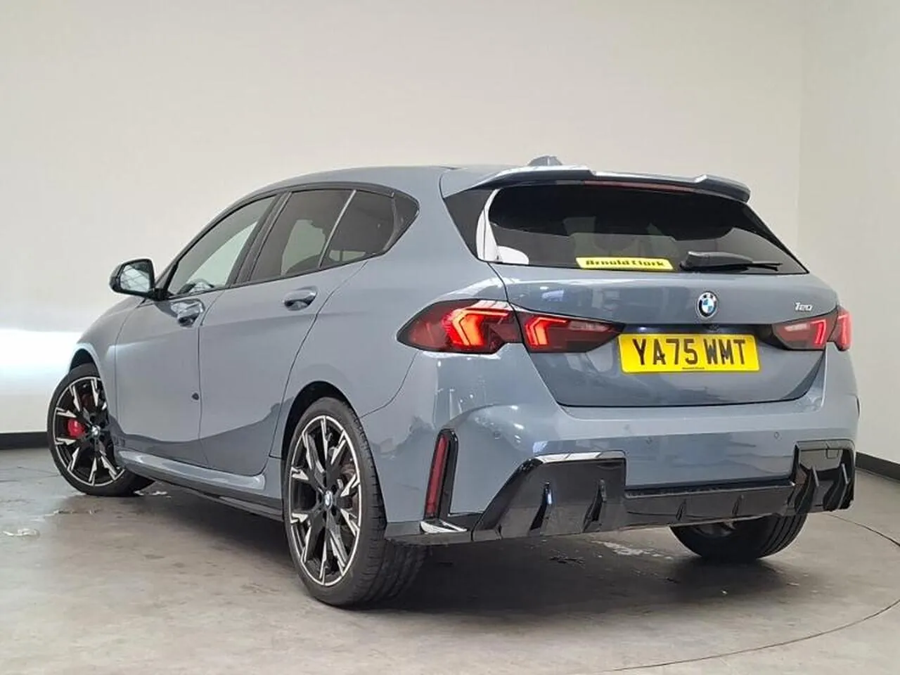 BMW 1 Series 2026 photo 2