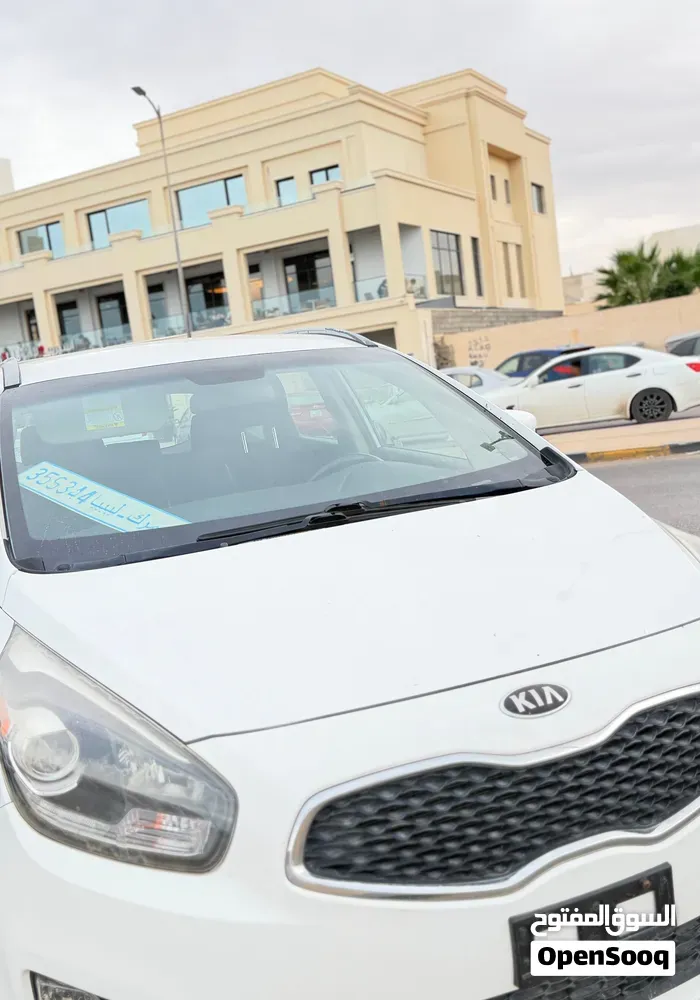 Kia Carens 2015 photo 4