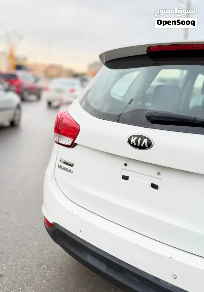 Kia Carens 2015 photo 2