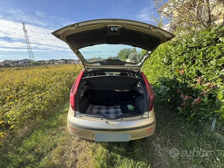 Fiat Punto 2009 photo 4